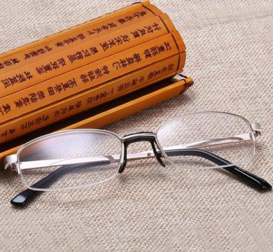 老花鏡一般多少錢一副,花費50元就能買到一幅老花鏡